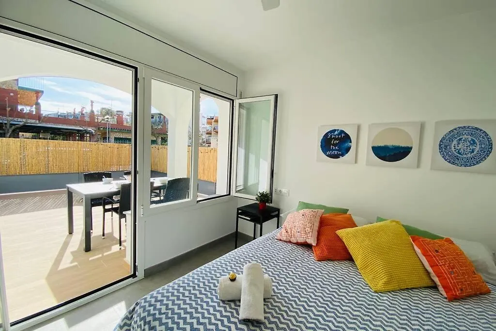 70 M2, Apartamento Cerca De La Playa, Apto Minusvalidos. Roses Apartment