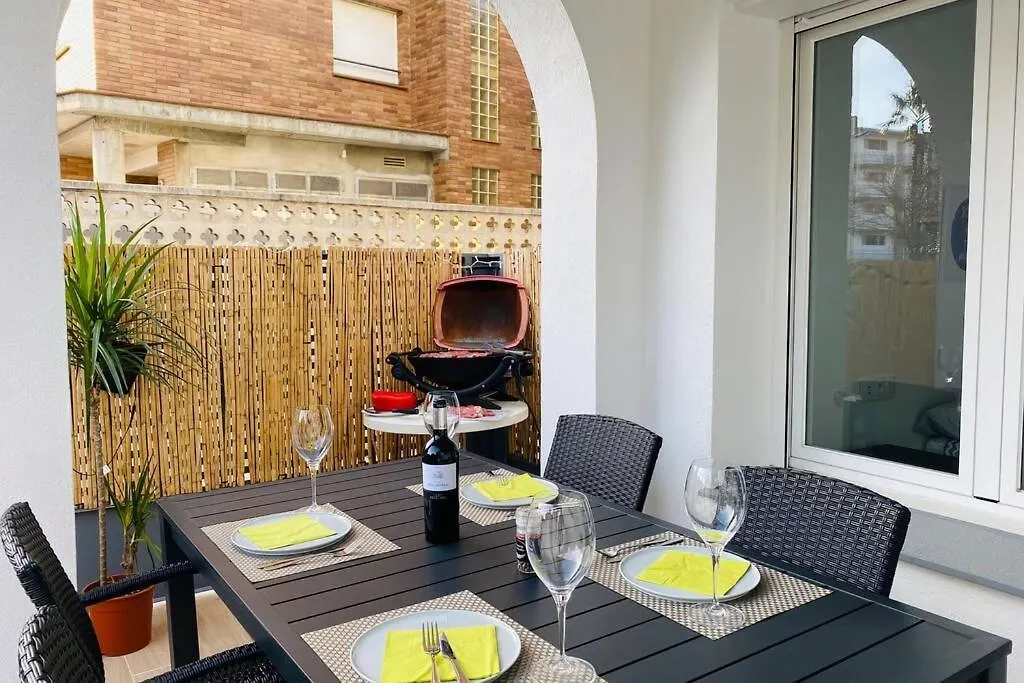 70 M2, Apartamento Cerca De La Playa, Apto Minusvalidos. Roses 0*,  Spain